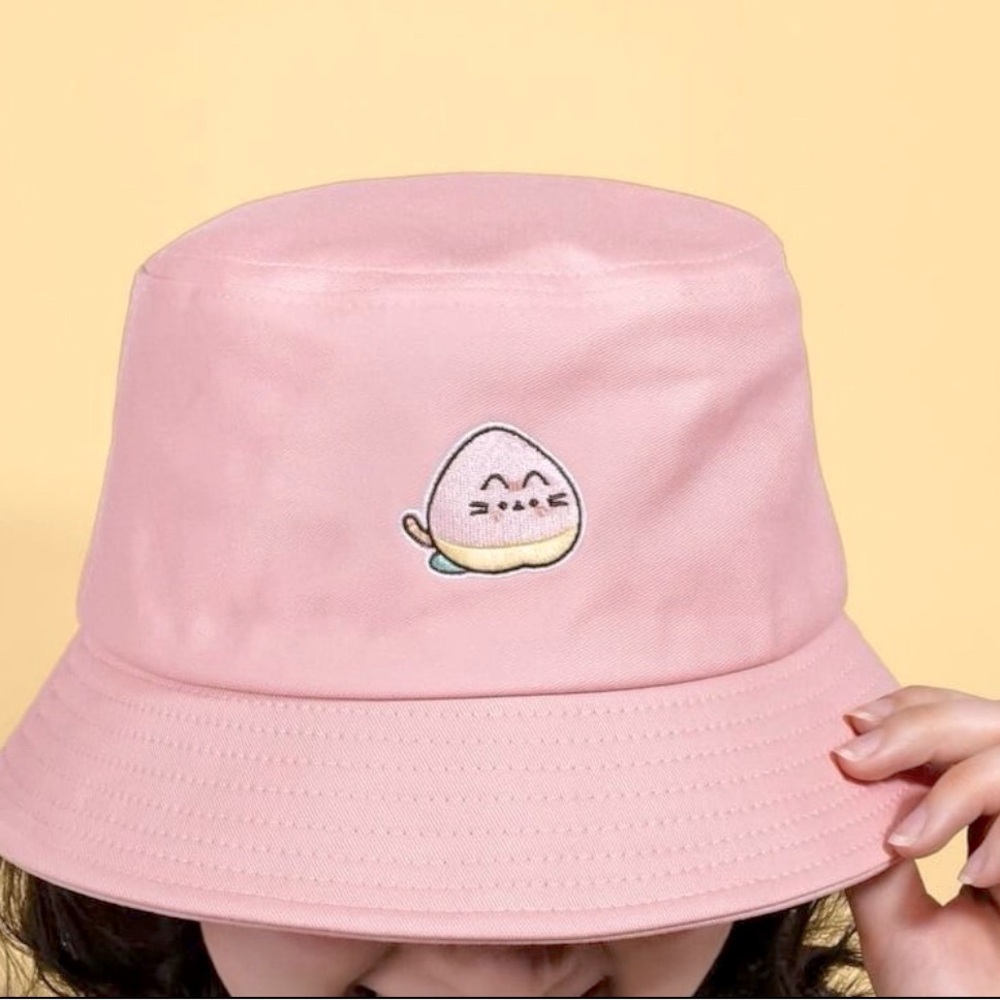 🆕 Peach Pusheen Bucket Hat - Summer 2024